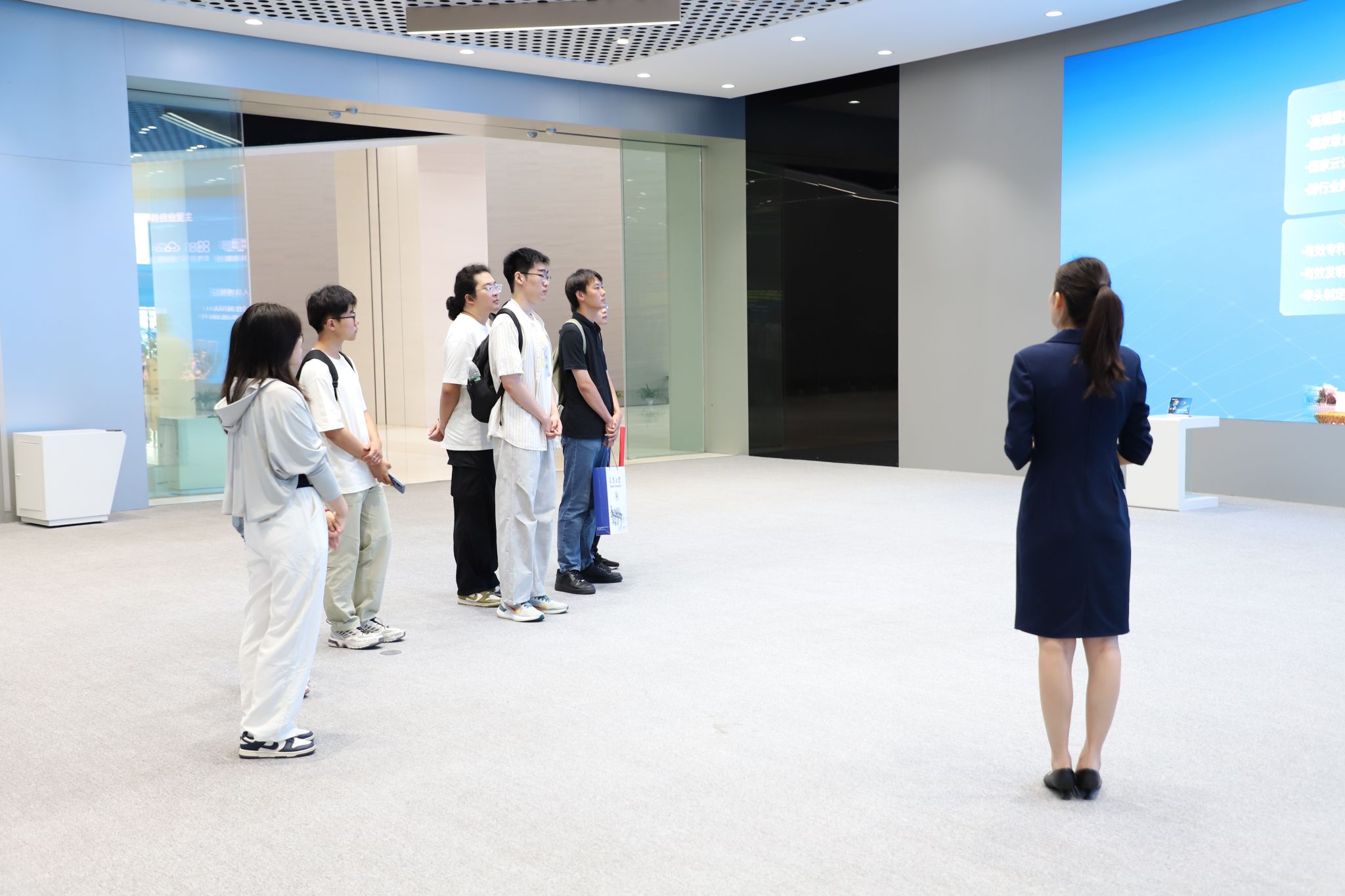 芯火相傳，浪潮之巔 微電子學(xué)院赴浪潮集團(tuán)開展“祖國(guó)需要 天大志愿”就業(yè)行專項(xiàng)實(shí)踐活動(dòng)